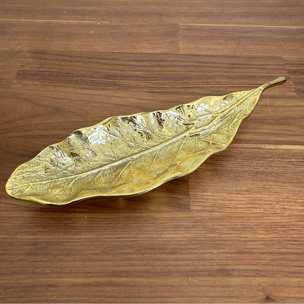 Vintage Virginia Metalcrafters Phillip Morris Brass Tobacco Leaf Dish - 1950s